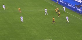 【意甲】吉鲁破门莱昂伤退 AC米兰暂1比0莱切(3)