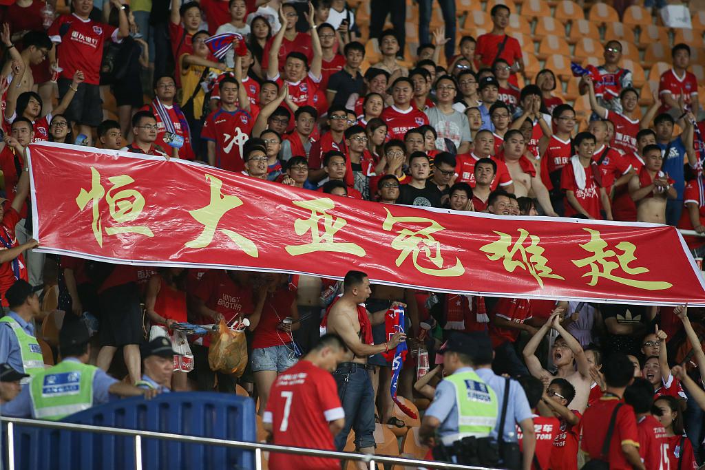 离谱！中超外教扬言广州队对中国足球负责，他尊重其他球队球员吗(2)
