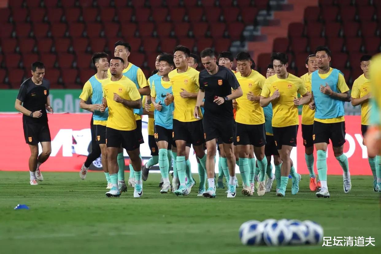 2-1逆转！中国男足连续赢下四届世预赛首战，上次输球是15年前(2)