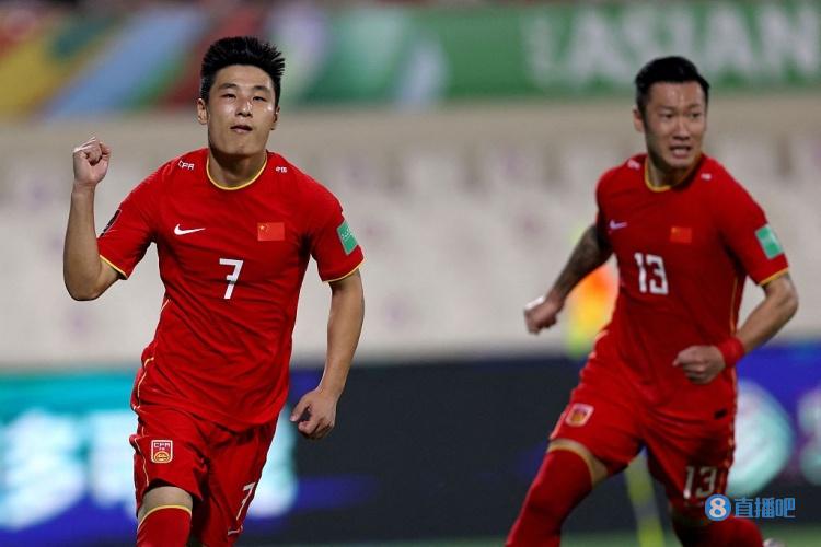 记者：32岁的武磊打入国足生涯32球，用行动诠释“百炼成钢”(1)