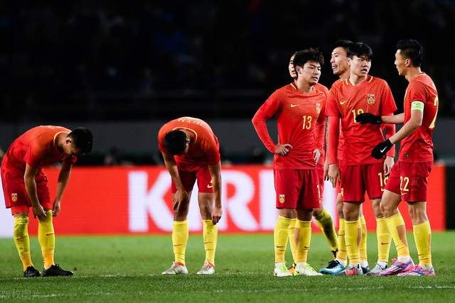 世预赛结束后2小时，韩国七大球星连夜做出意外决定，国足真幸福(2)