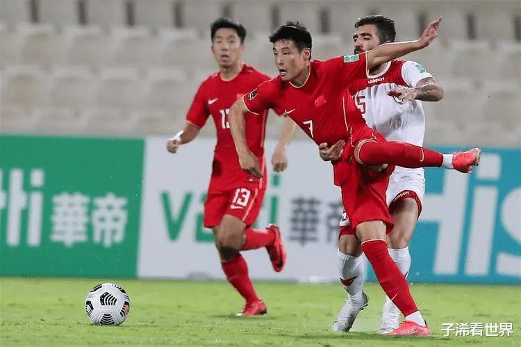 凌晨0点! 中国足球再度陷入争议: 扬科维奇成众矢之的, 球迷骂声一片(1)