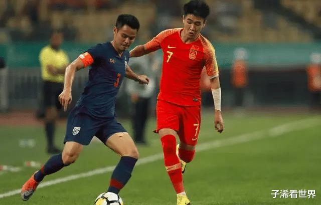 凌晨0点! 中国足球再度陷入争议: 扬科维奇成众矢之的, 球迷骂声一片(5)