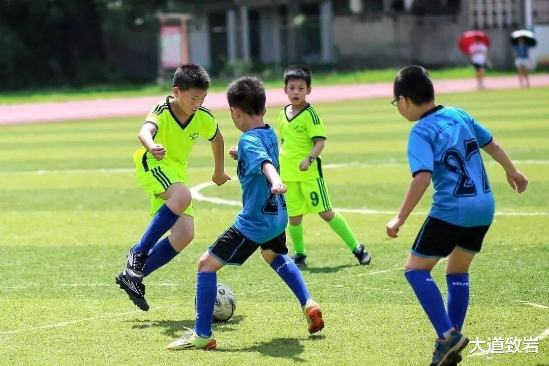 中国足球如何破局？潜心专注青训才是最佳出路！(3)
