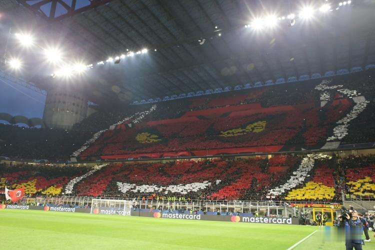 米体：米兰对罗马的球票售罄，本赛季米兰主场球迷总人数已过百万(1)