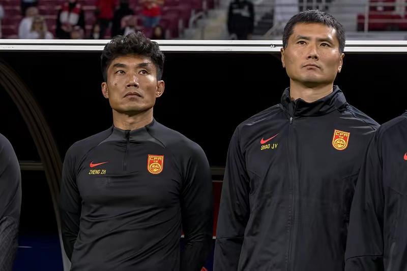 中国足协官宣新教练，年薪曝光后引争议，强烈要求使用本土教练(3)
