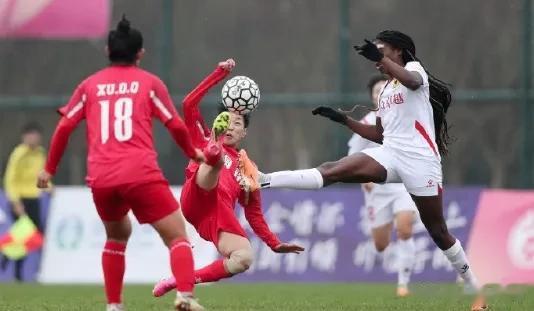 绝了！天津媒体点评中国女足引爆争议，球迷吐槽：没啥好吹的！(2)