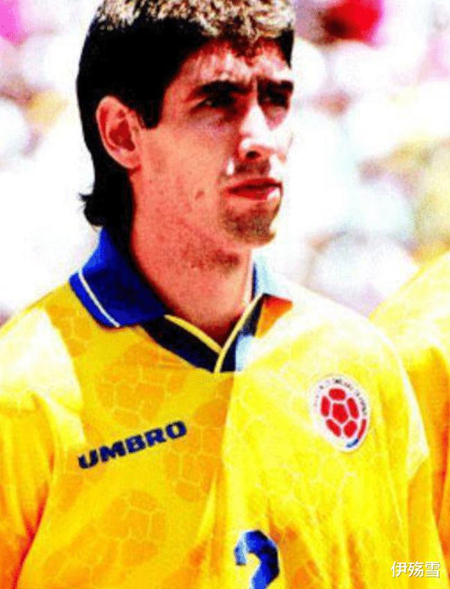1994年世界杯：他把球踢进自家球门，归国惨遭枪杀，总统出席葬礼(2)