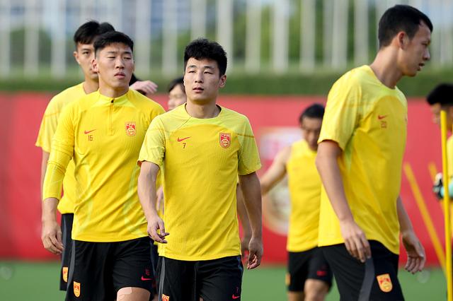 中国男足的成绩如何？未来能否直接闯进18强赛？(2)