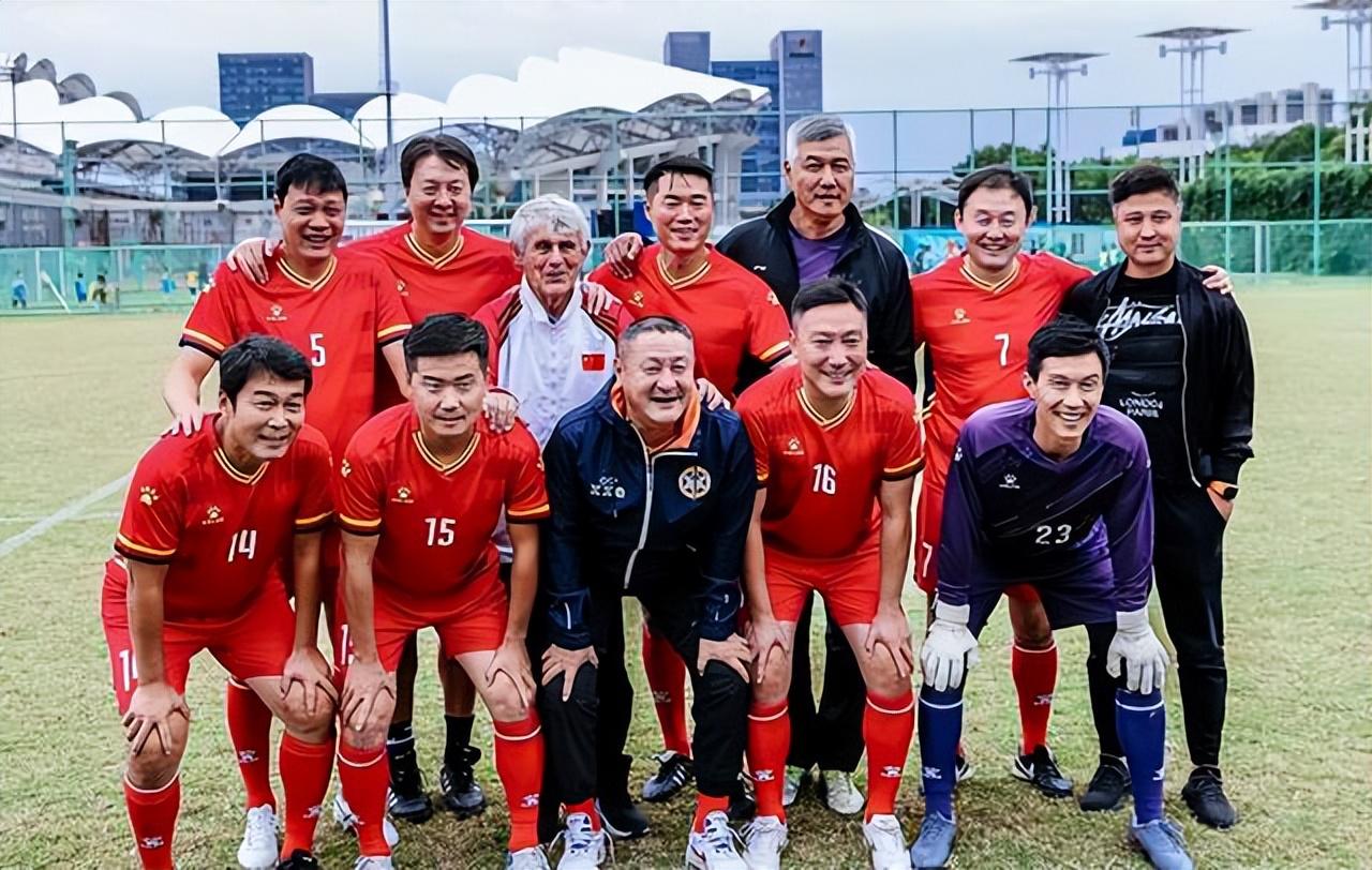 同为日韩世界杯参赛球员 都靠演技 范志毅在获奖 李铁在获刑(7)