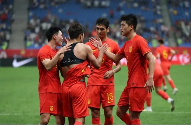 正式官宣，中国男足U23VS日本开球时间敲定，CCTV5直播，球迷祝福(1)