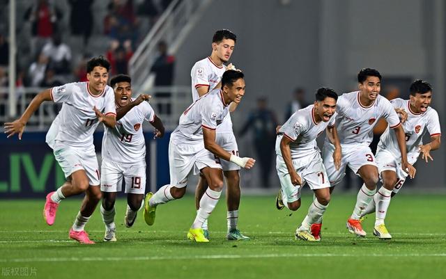 亚洲杯大爆冷！印尼队摇变超级黑马，闯进4强，中国男足得到启示(3)