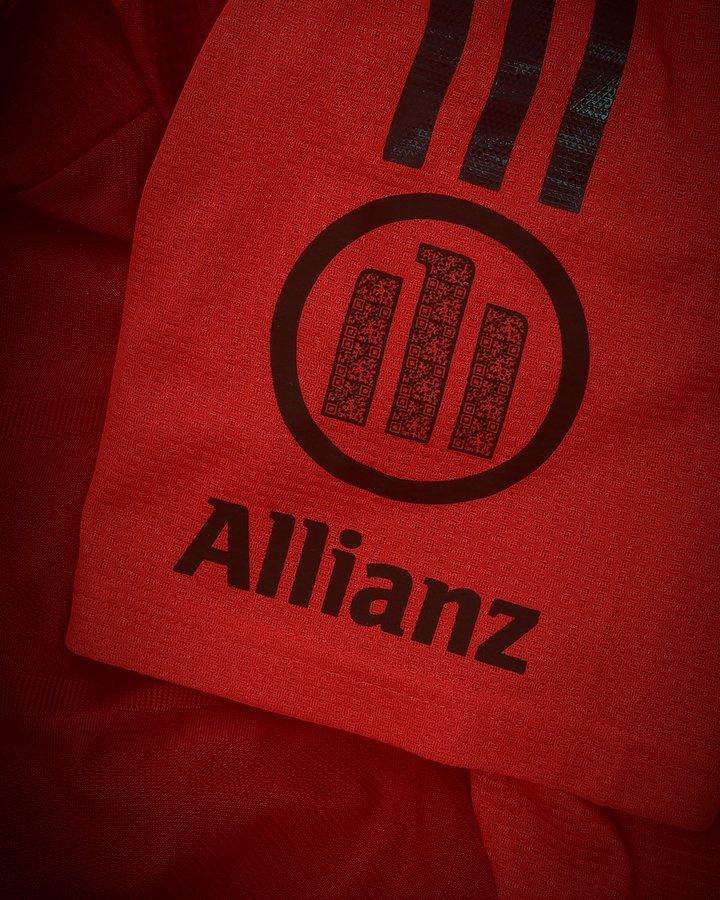 新创意！拜仁下赛季球衣袖章印有安联标志，并与二维码结合(2)