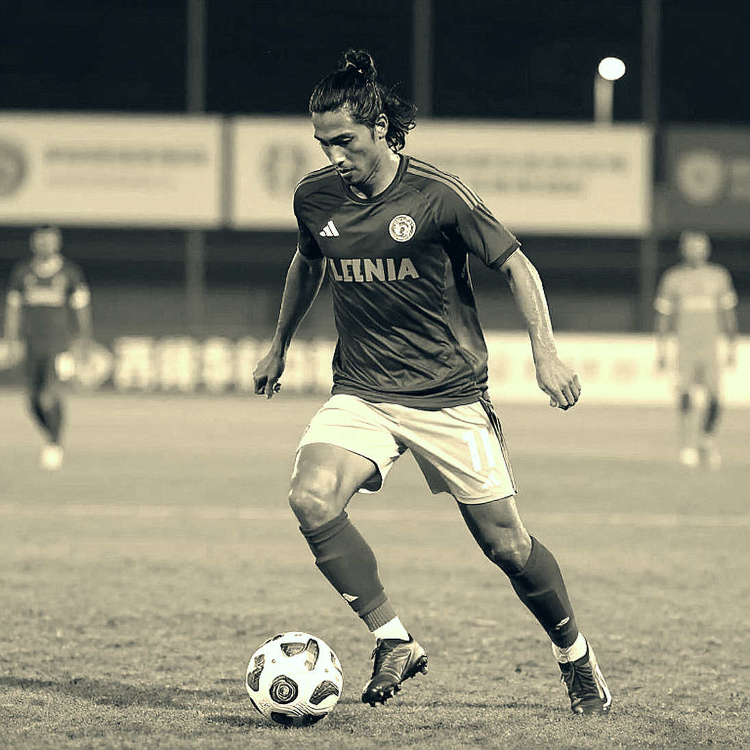 When Vietnamese football finds its pressing language: Lessons from the spaces