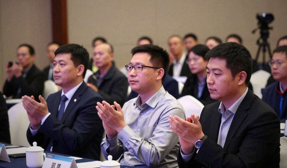 Nhịp kỳ chuyển nhượng F1: đọc cấu trúc hợp đồng, đừng đọc tin đồn