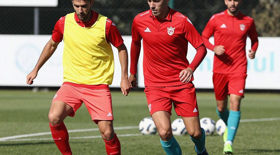 Kỳ chuyển nhượng V.League: Khi tin đồn chạy nhanh hơn đường bóng